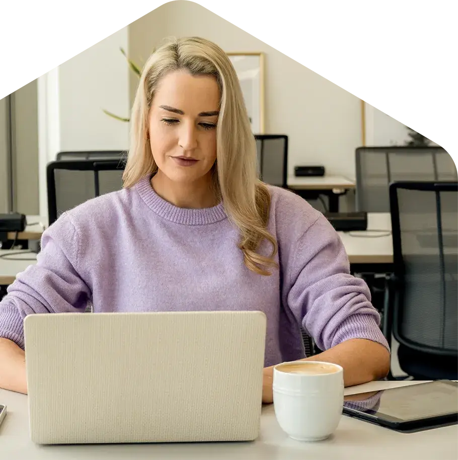 Holly Milmine, founder of Hive Wellness - online therapy UK platform
